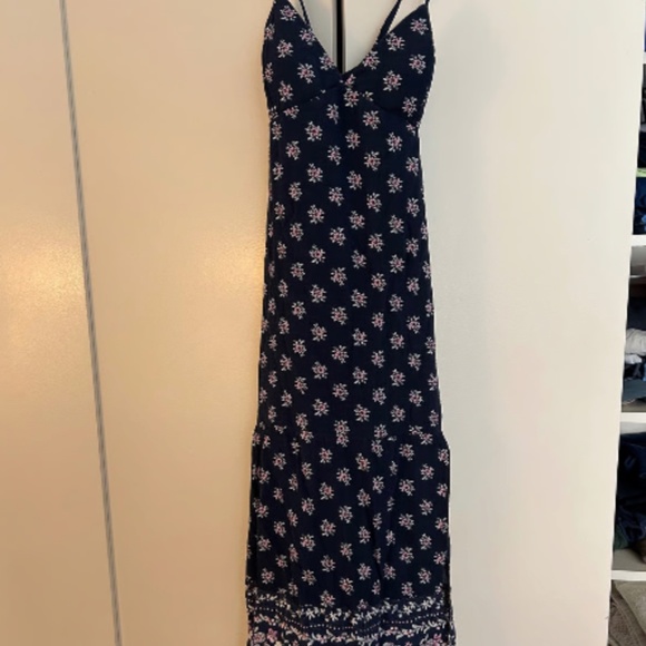 NWT SP Hollister Open Back Maxi Dress Navy Floral - Picture 4 of 7